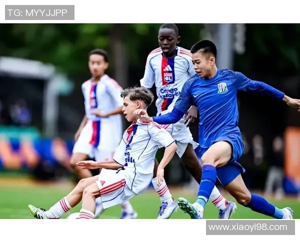 德国足球明星亲临济南与球迷互动共庆足球盛宴